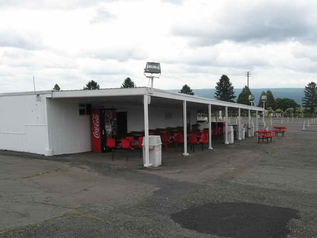Circle Drive-In - 2014 Photo (newer photo)